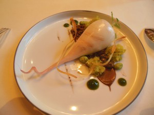 Dessert Persillerot, hvitløk, pistasj og lime