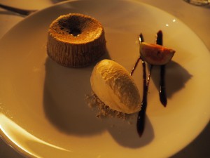 Dessert: Roquefort- og sjokoladefondant med fiken- og Jack Danielsiskrem