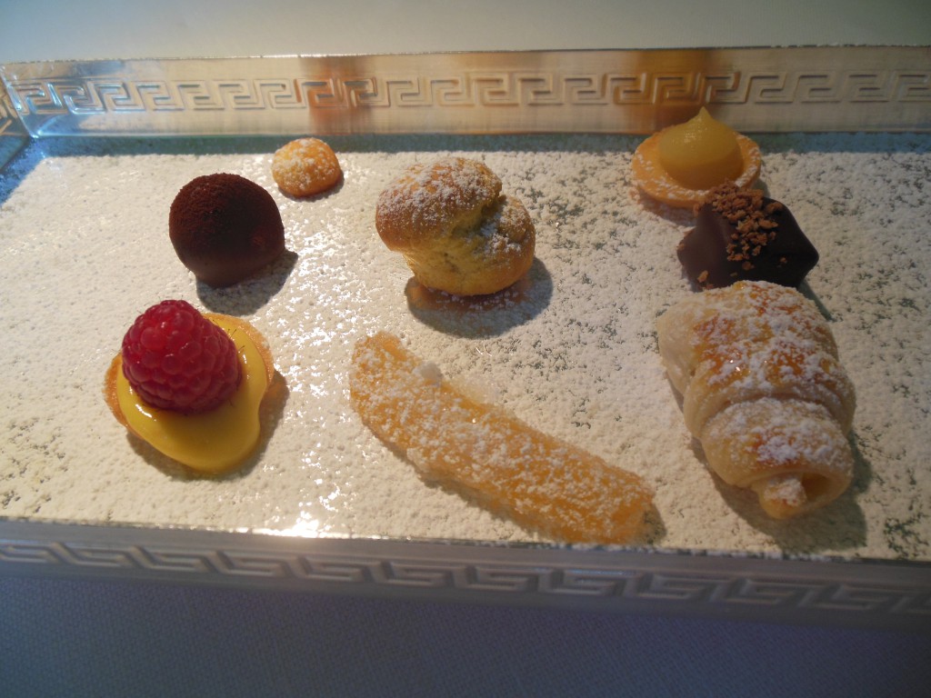 Petit four 