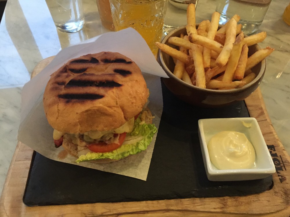 Burger & fries