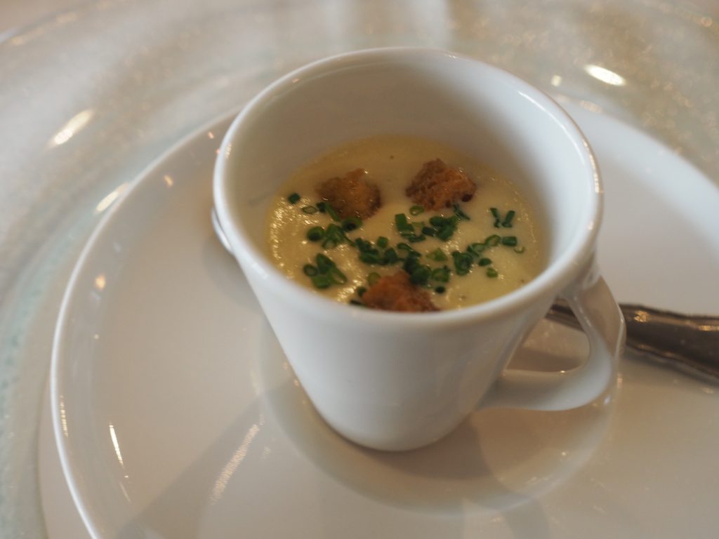 Potet- og purreløksuppe