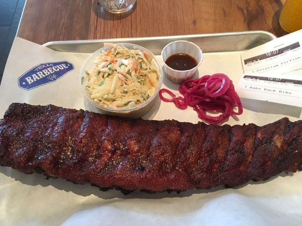 Baby back ribs med cole slaw