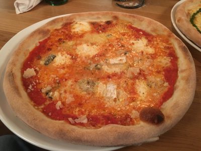 Pizza quattro formaggi